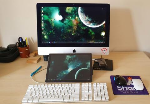 Apple iMac running Microsoft Windows with a Surface Pro by J.M. Diener | CC-BY-NC-SA 4.0 
